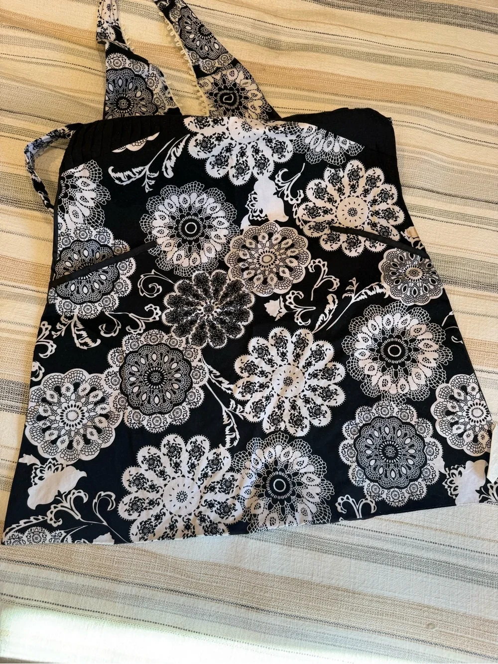 Vintage Pier 1 Black & White Floral Kitchen Apron
